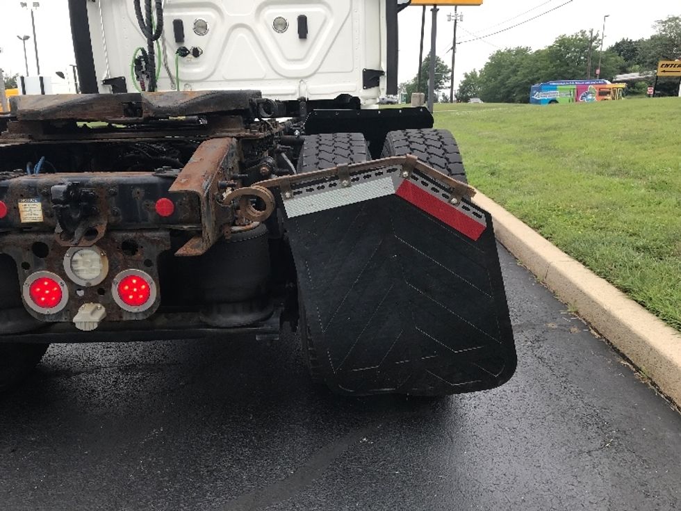 Day Cab Tractor-Heavy Duty Tractors-Freightliner-2019-T12642ST-Allentown-PA-626,268\n\t\tmiles-$ 23,750 - Image 17