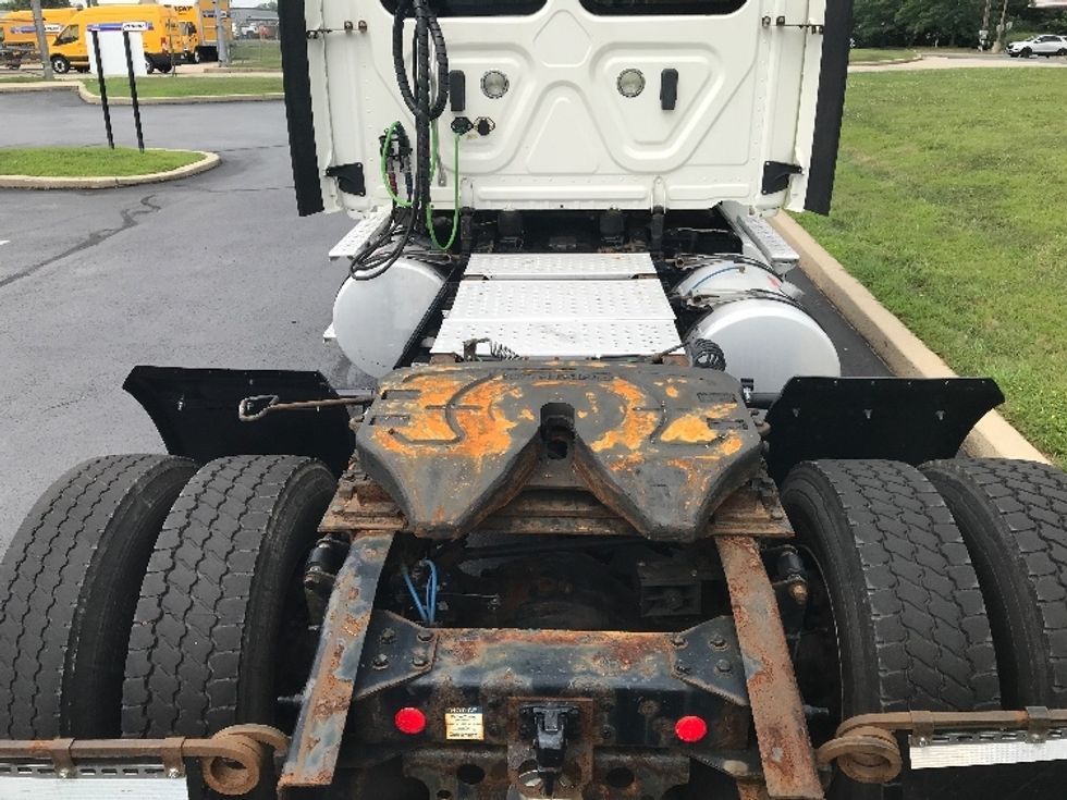 Day Cab Tractor-Heavy Duty Tractors-Freightliner-2019-T12642ST-Allentown-PA-626,268\n\t\tmiles-$ 23,750 - Image 6