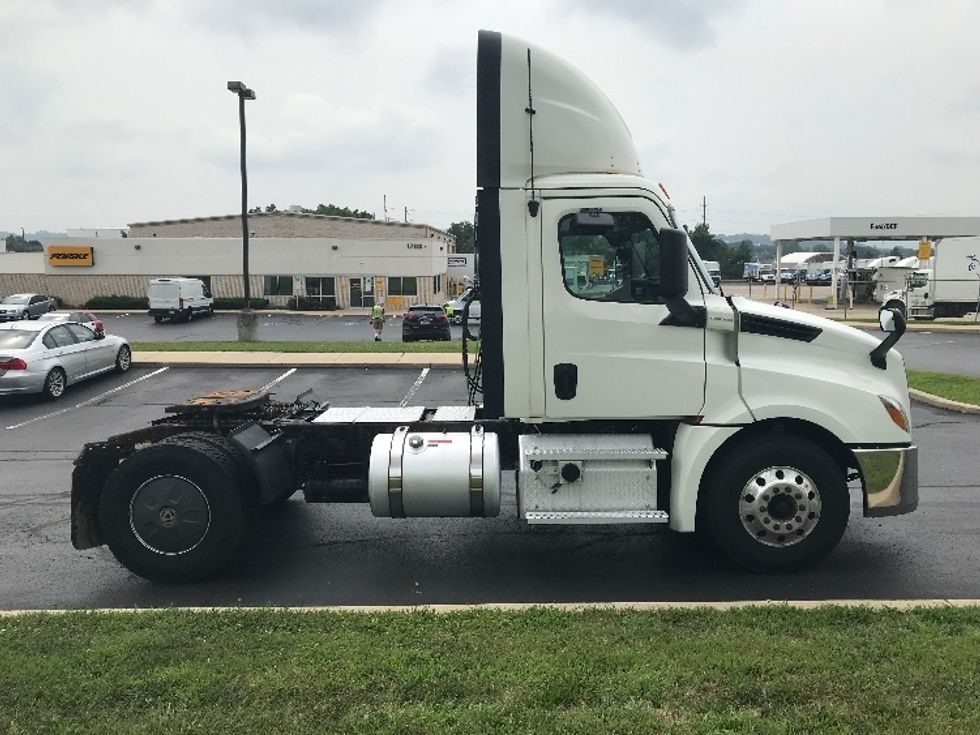 Day Cab Tractor-Heavy Duty Tractors-Freightliner-2019-T12642ST-Allentown-PA-626,268\n\t\tmiles-$ 23,750 - Image 8