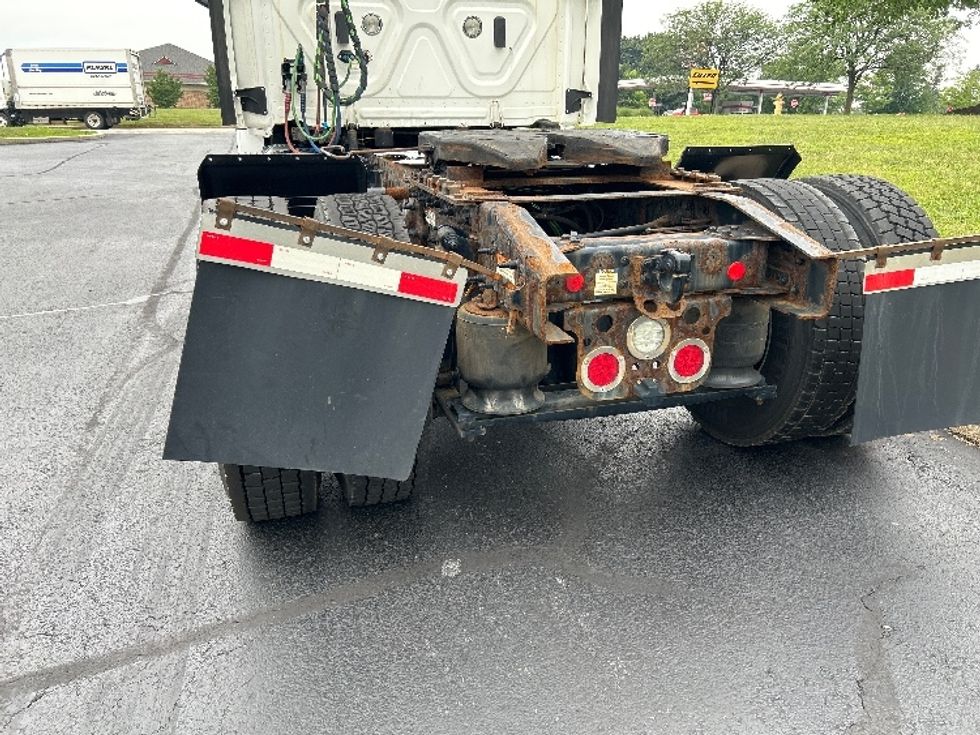 Day Cab Tractor-Heavy Duty Tractors-Freightliner-2019-T12642ST-Allentown-PA-648,435\n\t\tmiles-$ 22,500 - Image 17