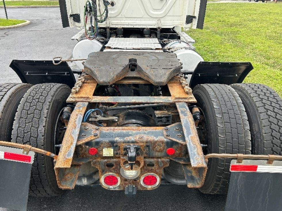 Day Cab Tractor-Heavy Duty Tractors-Freightliner-2019-T12642ST-Allentown-PA-648,435\n\t\tmiles-$ 22,500 - Image 6