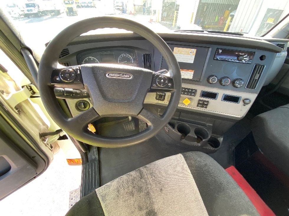 Day Cab Tractor-Heavy Duty Tractors-Freightliner-2019-T12642ST-Apopka-FL-400,285\n\t\tmiles-$ 35,750 - Image 11