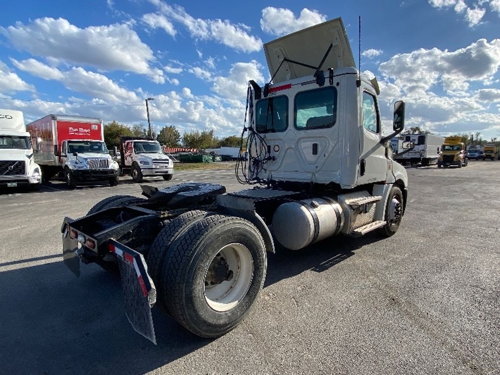 Day Cab Tractor-Heavy Duty Tractors-Freightliner-2019-T12642ST-Apopka-FL-400,285\n\t\tmiles-$ 35,750 - Image 7