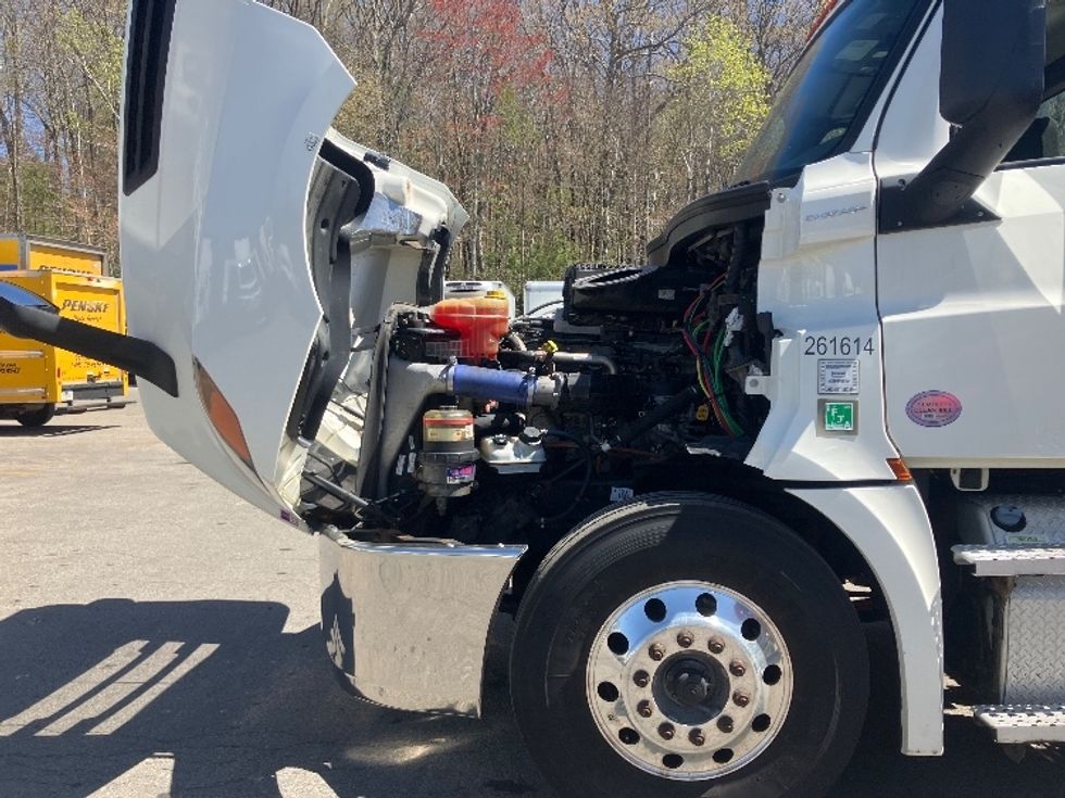 Day Cab Tractor-Heavy Duty Tractors-Freightliner-2019-T12642ST-Auburn-MA-214,952\n\t\tmiles-$ 44,750 - Image 16
