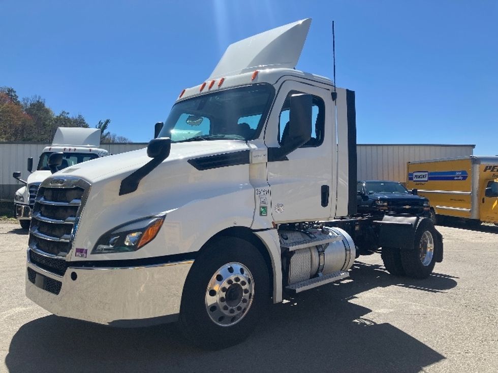 Day Cab Tractor-Heavy Duty Tractors-Freightliner-2019-T12642ST-Auburn-MA-214,952\n\t\tmiles-$ 44,750 - Image 3