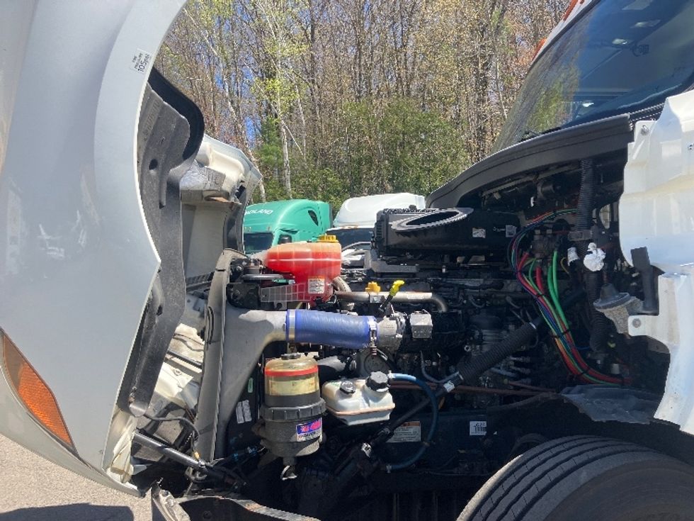 Day Cab Tractor-Heavy Duty Tractors-Freightliner-2019-T12642ST-Auburn-MA-215,050\n\t\tmiles-$ 44,750 - Image 16