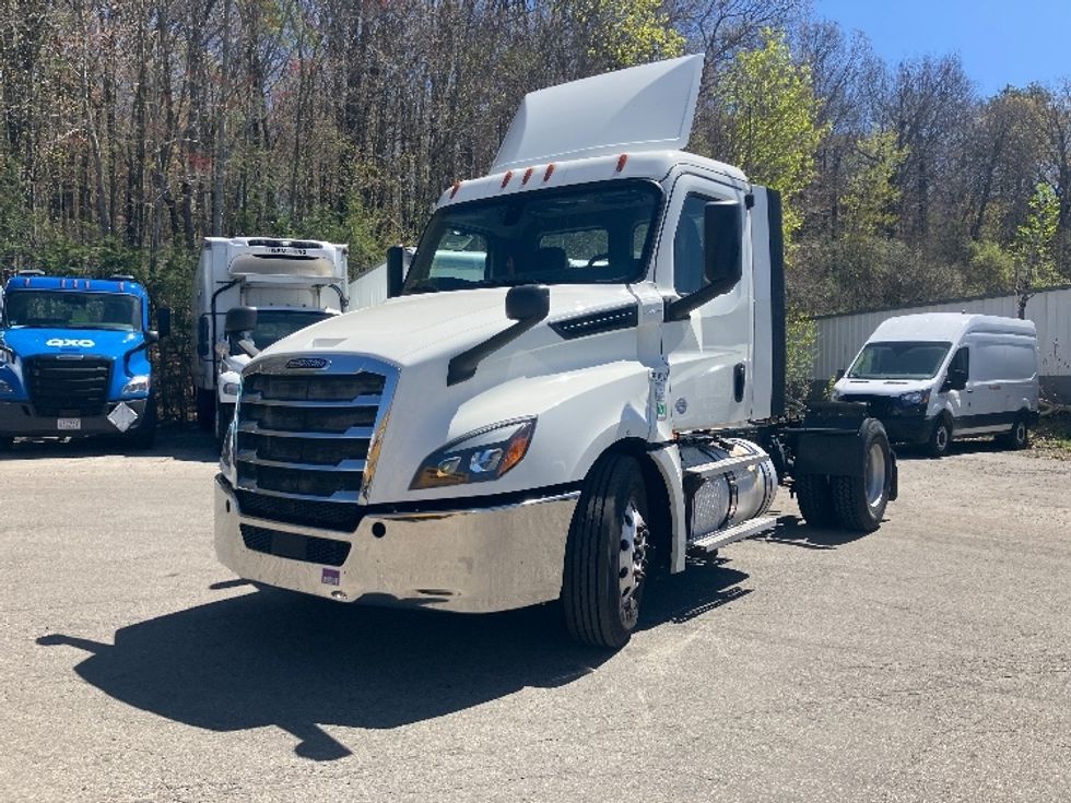 Day Cab Tractor-Heavy Duty Tractors-Freightliner-2019-T12642ST-Auburn-MA-215,050\n\t\tmiles-$ 44,750 - Image 3