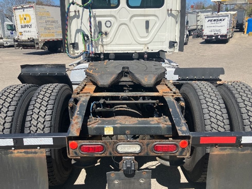 Day Cab Tractor-Heavy Duty Tractors-Freightliner-2019-T12642ST-Auburn-MA-215,050\n\t\tmiles-$ 44,750 - Image 6
