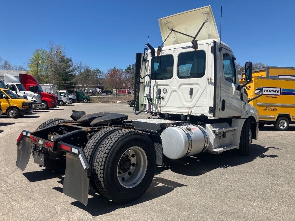 Day Cab Tractor-Heavy Duty Tractors-Freightliner-2019-T12642ST-Auburn-MA-215,050\n\t\tmiles-$ 44,750 - Image 7