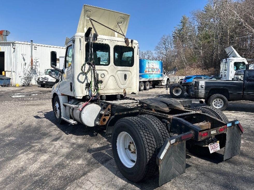Day Cab Tractor-Heavy Duty Tractors-Freightliner-2019-T12642ST-Auburn-MA-332,687\n\t\tmiles-$ 33,750 - Image 5