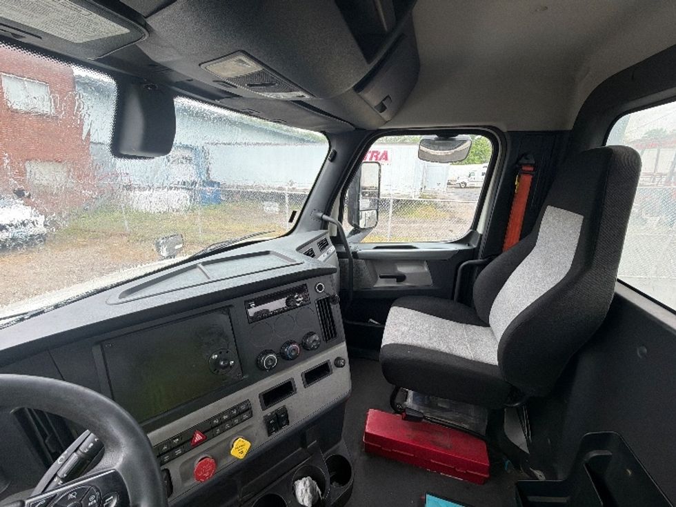 Day Cab Tractor-Heavy Duty Tractors-Freightliner-2019-T12642ST-Baltimore-MD-397,410\n\t\tmiles-$ 30,000 - Image 10