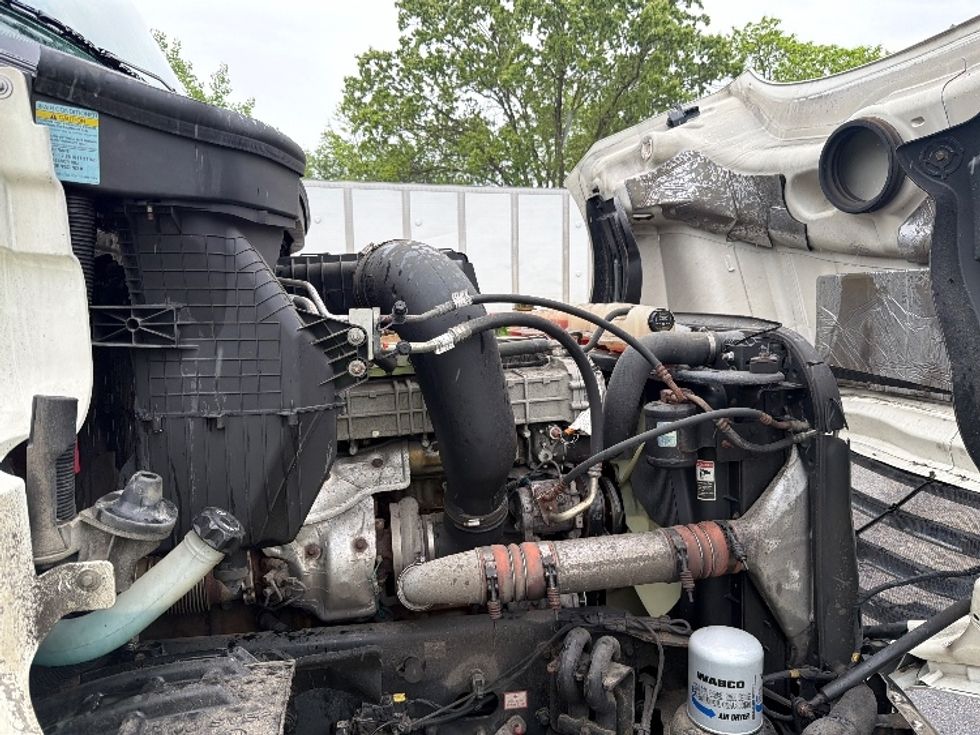 Day Cab Tractor-Heavy Duty Tractors-Freightliner-2019-T12642ST-Baltimore-MD-397,410\n\t\tmiles-$ 30,000 - Image 15