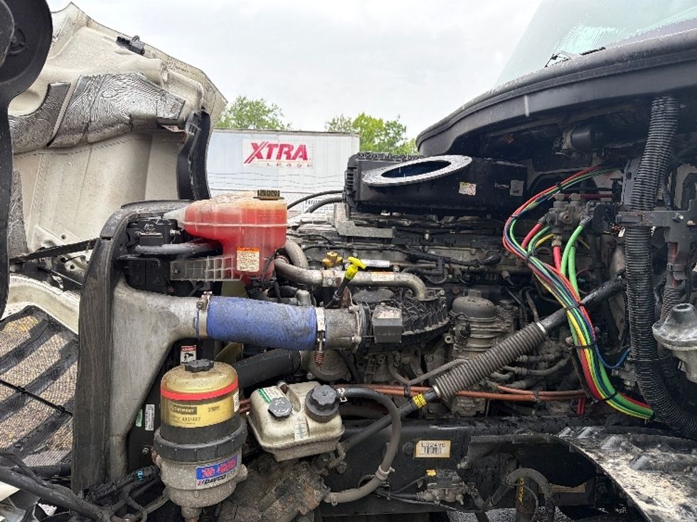 Day Cab Tractor-Heavy Duty Tractors-Freightliner-2019-T12642ST-Baltimore-MD-397,410\n\t\tmiles-$ 30,000 - Image 16
