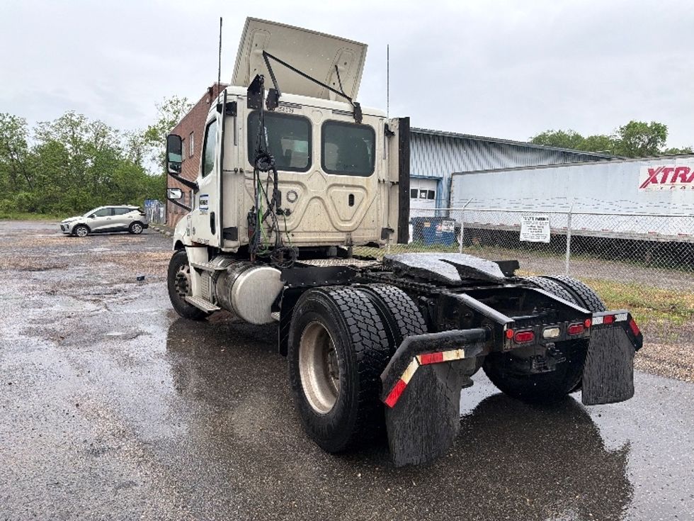 Day Cab Tractor-Heavy Duty Tractors-Freightliner-2019-T12642ST-Baltimore-MD-397,410\n\t\tmiles-$ 30,000 - Image 5
