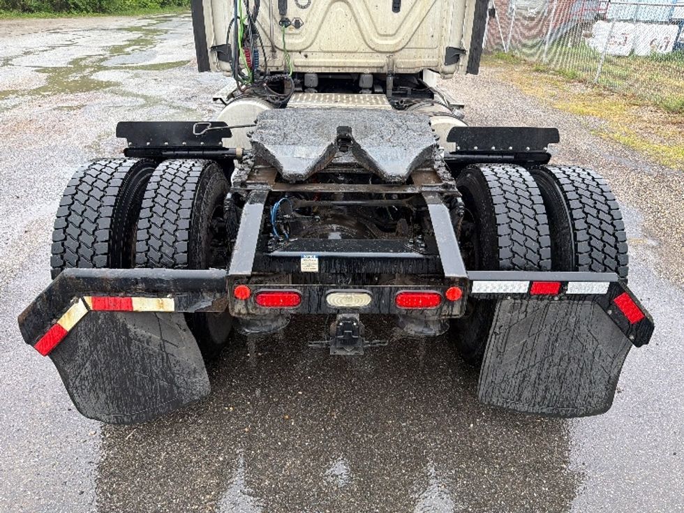 Day Cab Tractor-Heavy Duty Tractors-Freightliner-2019-T12642ST-Baltimore-MD-397,410\n\t\tmiles-$ 30,000 - Image 6