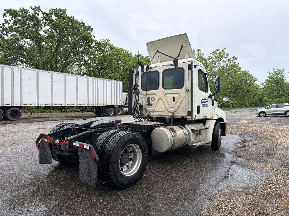 Day Cab Tractor-Heavy Duty Tractors-Freightliner-2019-T12642ST-Baltimore-MD-397,410\n\t\tmiles-$ 30,000 - Image 7