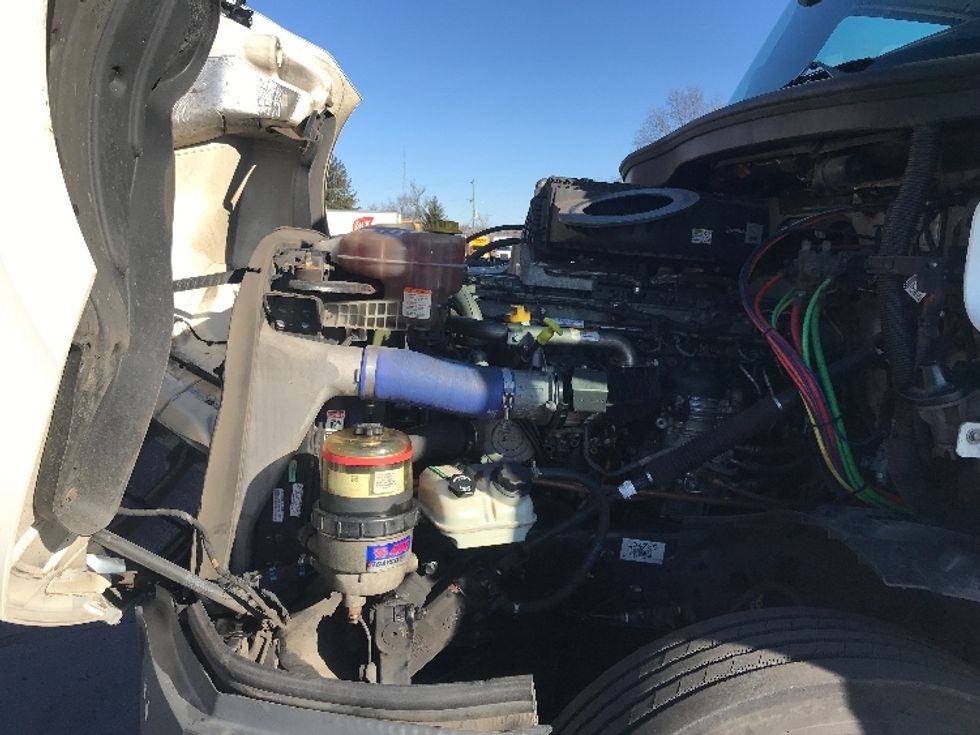 Day Cab Tractor-Heavy Duty Tractors-Freightliner-2019-T12642ST-Bensalem-PA-304,340\n\t\tmiles-$ 36,750 - Image 16