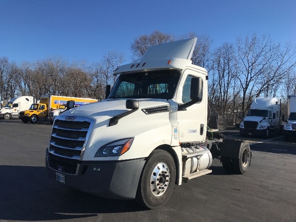 Day Cab Tractor-Heavy Duty Tractors-Freightliner-2019-T12642ST-Bensalem-PA-304,340\n\t\tmiles-$ 36,750 - Image 3