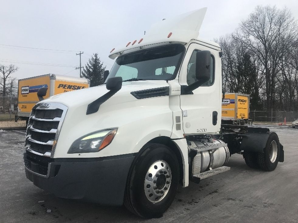 Day Cab Tractor-Heavy Duty Tractors-Freightliner-2019-T12642ST-Bensalem-PA-337,562\n\t\tmiles-$ 35,750 - Image 3