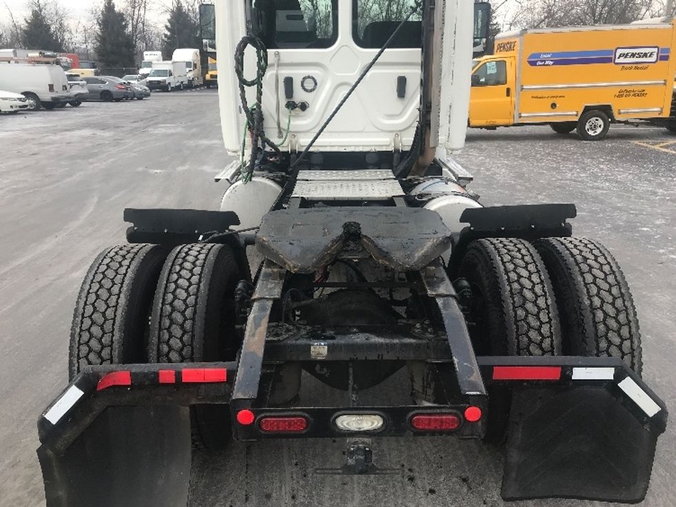 Day Cab Tractor-Heavy Duty Tractors-Freightliner-2019-T12642ST-Bensalem-PA-337,562\n\t\tmiles-$ 35,750 - Image 6