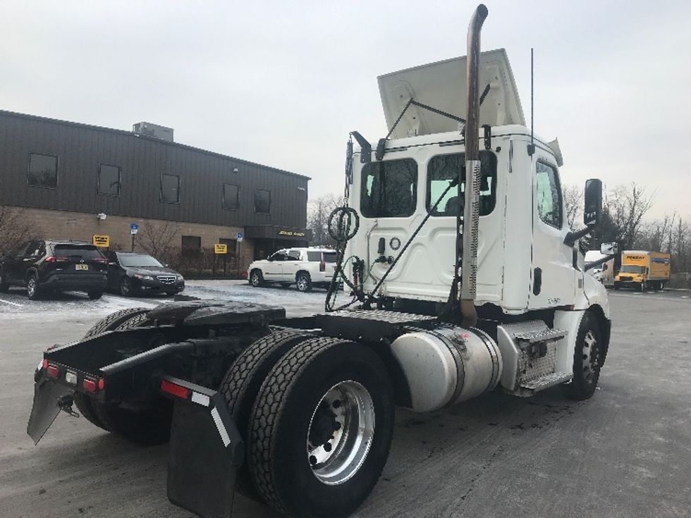 Day Cab Tractor-Heavy Duty Tractors-Freightliner-2019-T12642ST-Bensalem-PA-337,562\n\t\tmiles-$ 35,750 - Image 7