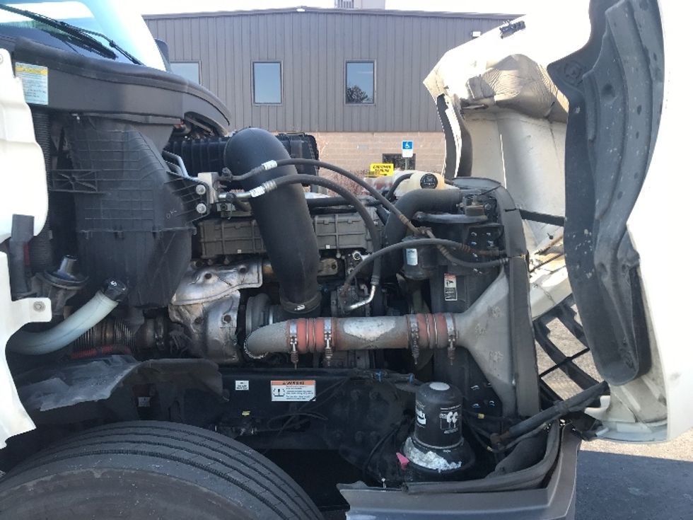 Day Cab Tractor-Heavy Duty Tractors-Freightliner-2019-T12642ST-Bensalem-PA-348,809\n\t\tmiles-$ 35,500 - Image 15