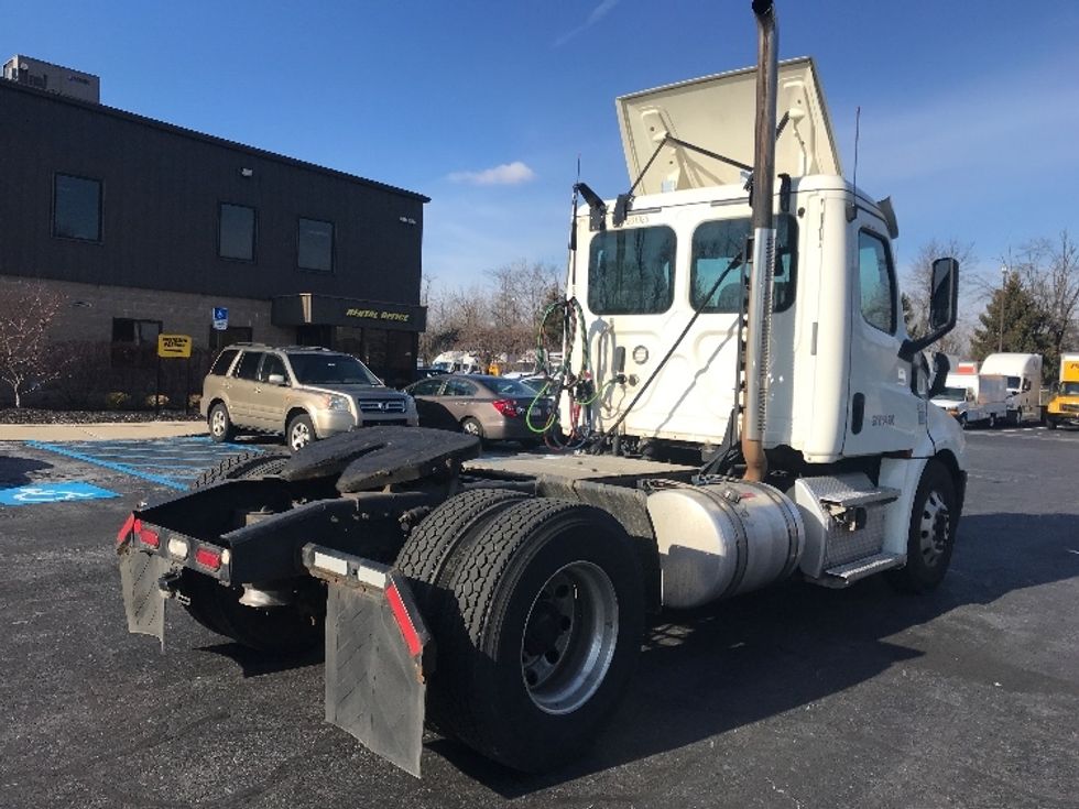 Day Cab Tractor-Heavy Duty Tractors-Freightliner-2019-T12642ST-Bensalem-PA-348,809\n\t\tmiles-$ 35,500 - Image 7