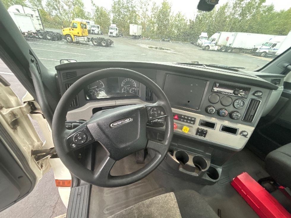 Day Cab Tractor-Heavy Duty Tractors-Freightliner-2019-T12642ST-Binghamton-NY-428,995\n\t\tmiles-$ 35,500 - Image 11