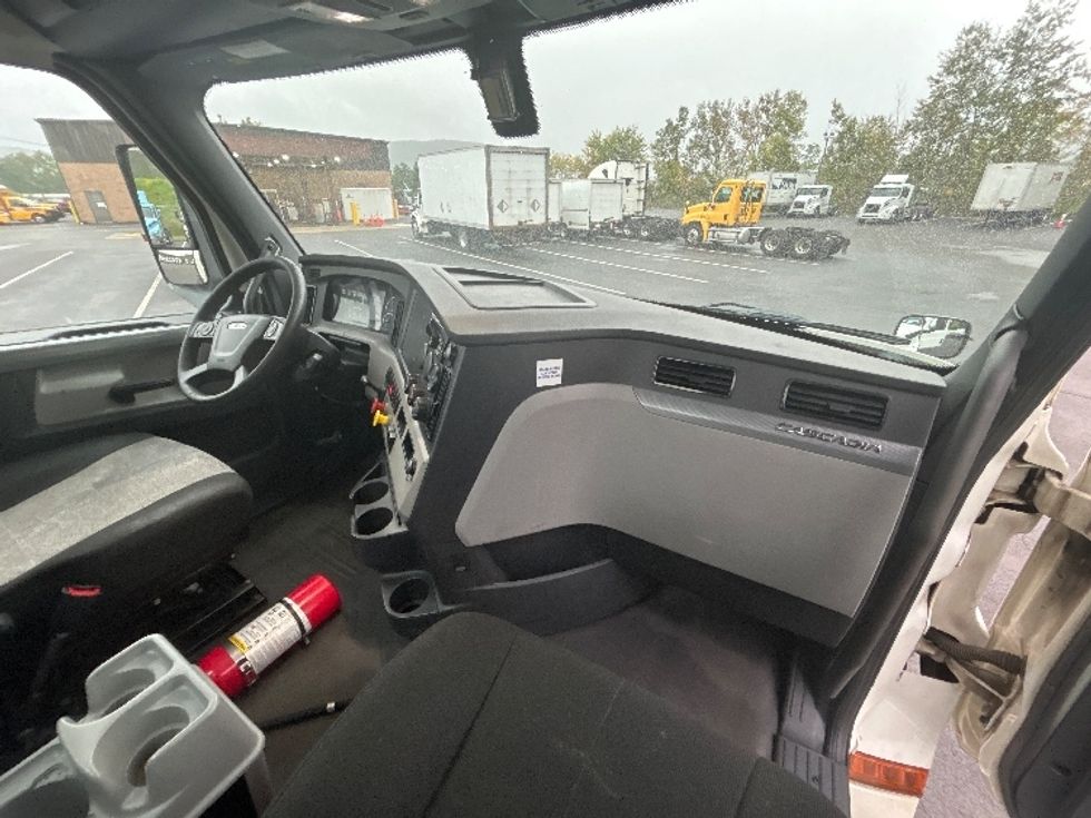 Day Cab Tractor-Heavy Duty Tractors-Freightliner-2019-T12642ST-Binghamton-NY-428,995\n\t\tmiles-$ 35,500 - Image 13