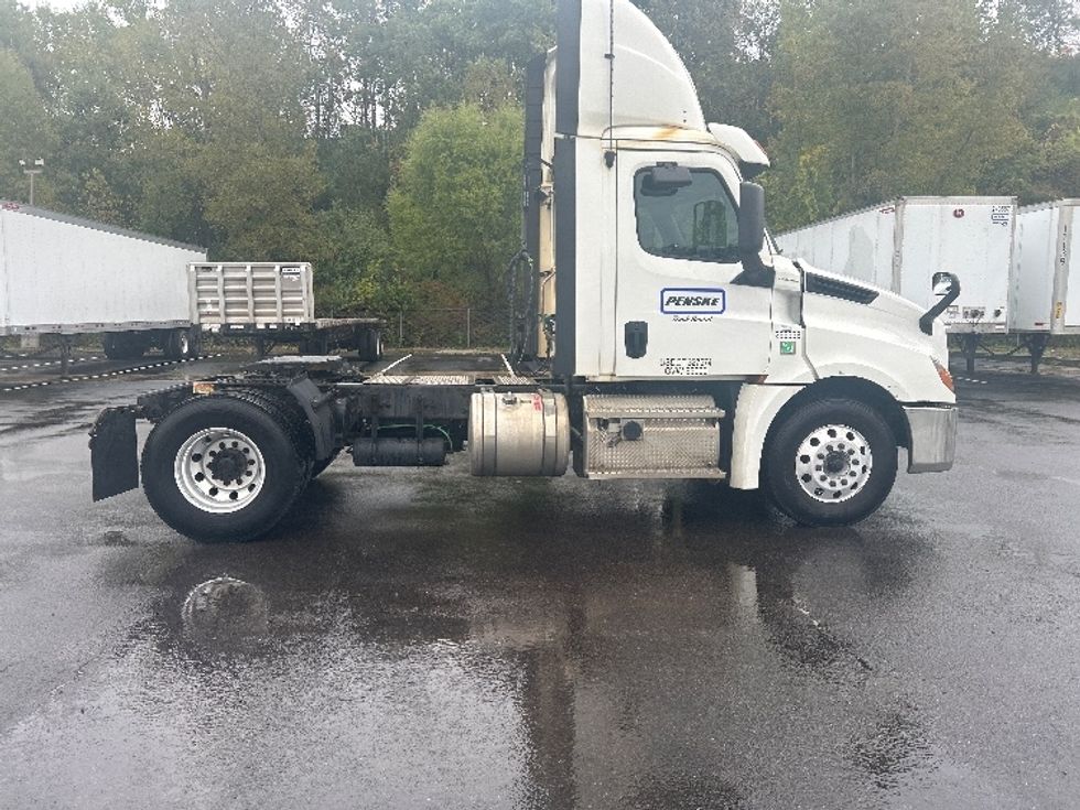 Day Cab Tractor-Heavy Duty Tractors-Freightliner-2019-T12642ST-Binghamton-NY-428,995\n\t\tmiles-$ 35,500 - Image 8