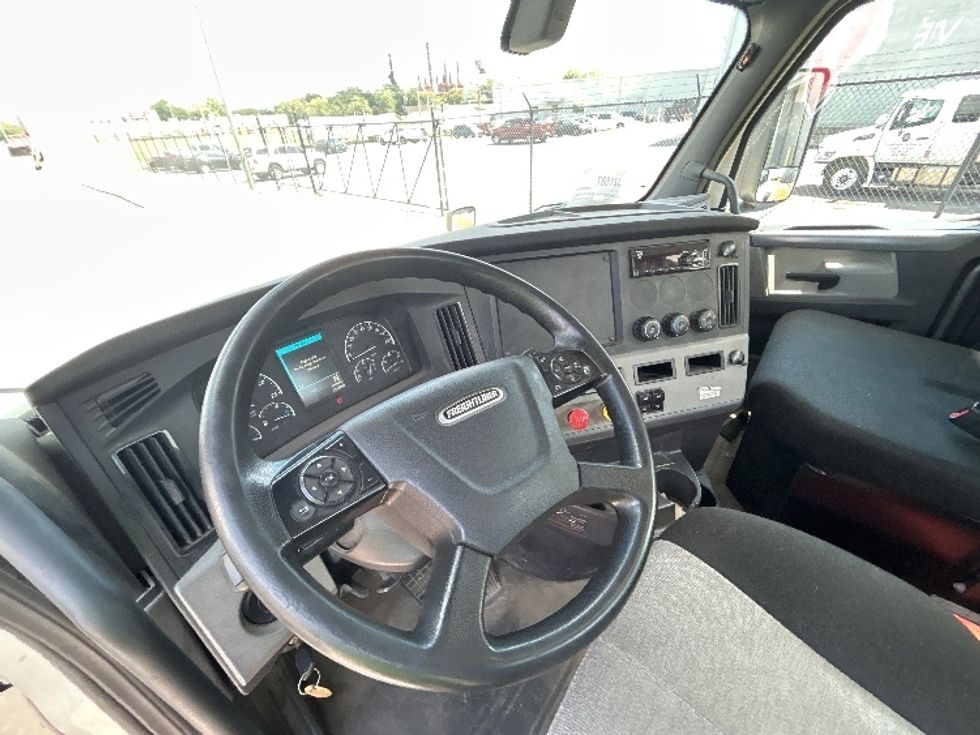 Day Cab Tractor-Heavy Duty Tractors-Freightliner-2019-T12642ST-Birmingham-AL-220,303\n\t\tmiles-$ 45,250 - Image 10