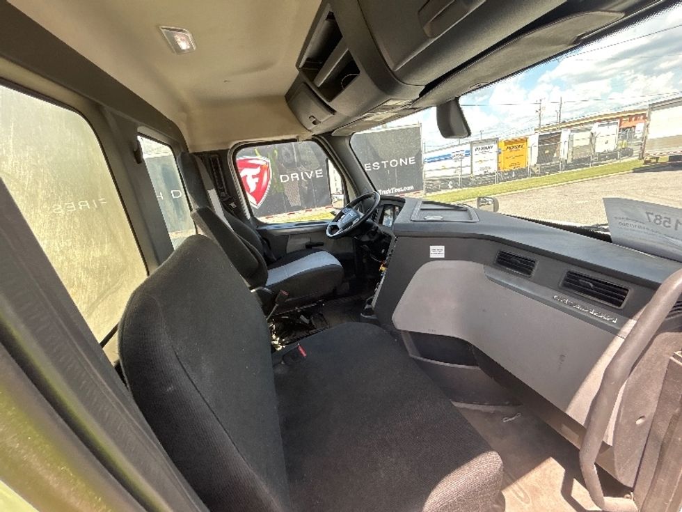 Day Cab Tractor-Heavy Duty Tractors-Freightliner-2019-T12642ST-Birmingham-AL-220,303\n\t\tmiles-$ 45,250 - Image 14