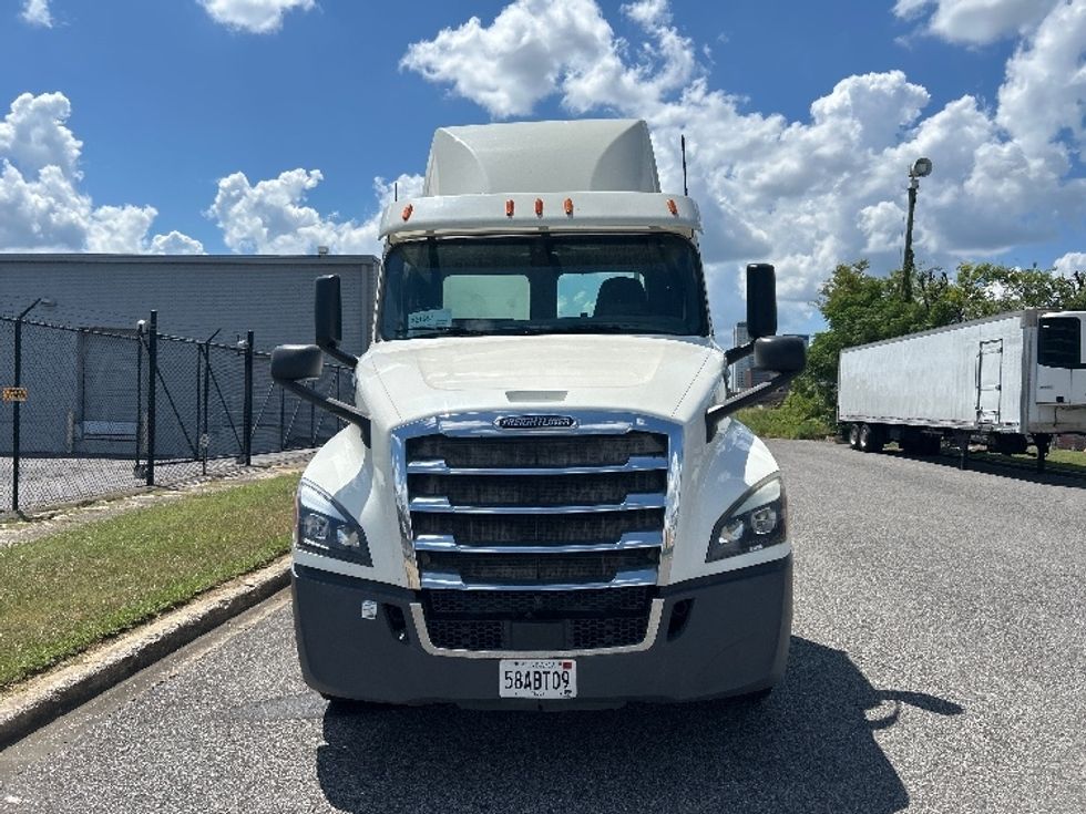 Day Cab Tractor-Heavy Duty Tractors-Freightliner-2019-T12642ST-Birmingham-AL-220,303\n\t\tmiles-$ 45,250 - Image 2