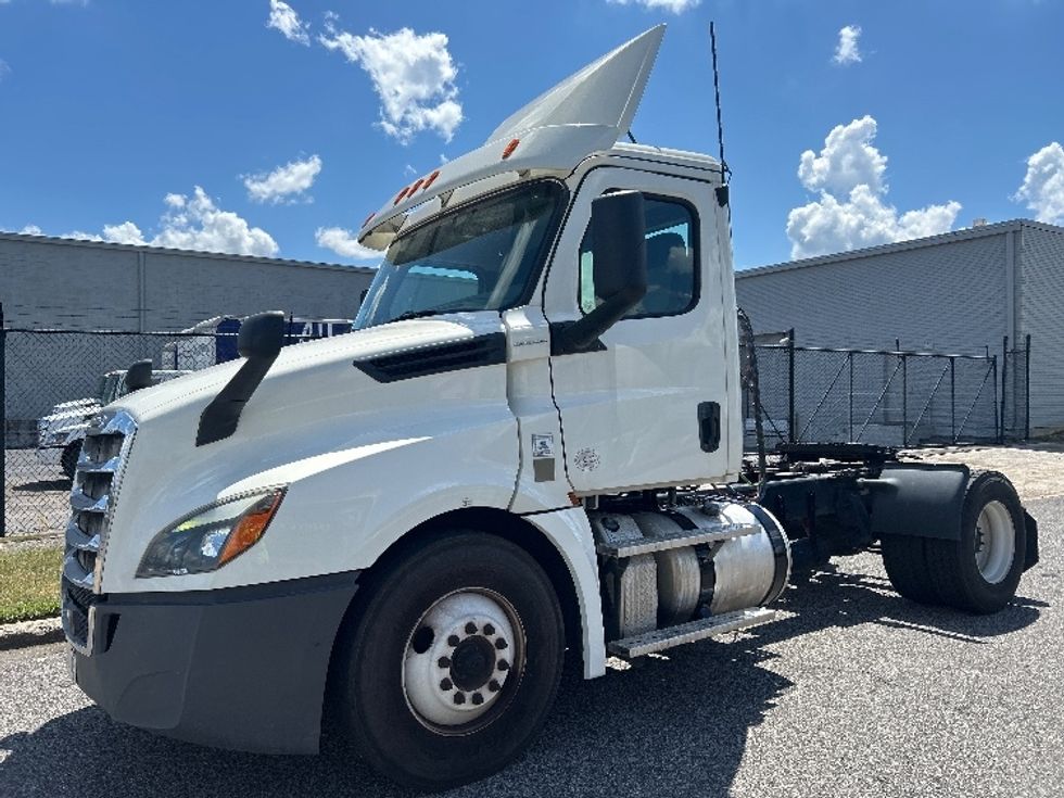 Day Cab Tractor-Heavy Duty Tractors-Freightliner-2019-T12642ST-Birmingham-AL-220,303\n\t\tmiles-$ 45,250 - Image 3