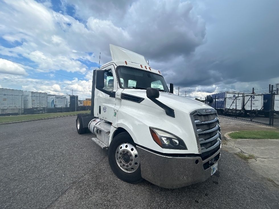 Day Cab Tractor-Heavy Duty Tractors-Freightliner-2019-T12642ST-Birmingham-AL-413,215\n\t\tmiles-$ 32,500 - Image 1
