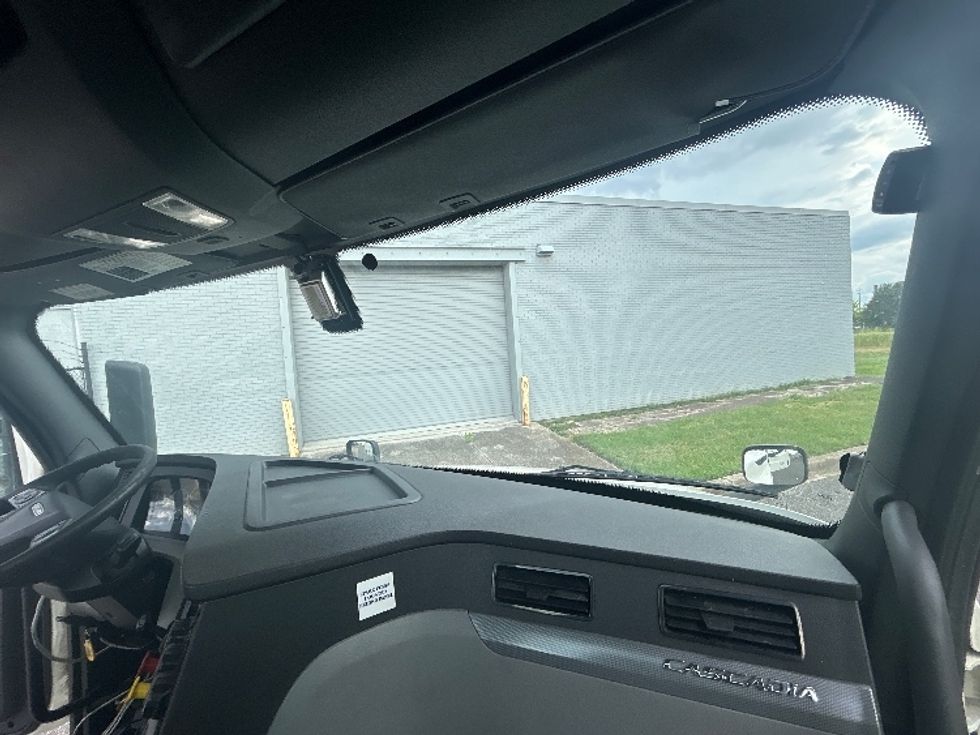 Day Cab Tractor-Heavy Duty Tractors-Freightliner-2019-T12642ST-Birmingham-AL-413,215\n\t\tmiles-$ 32,500 - Image 13