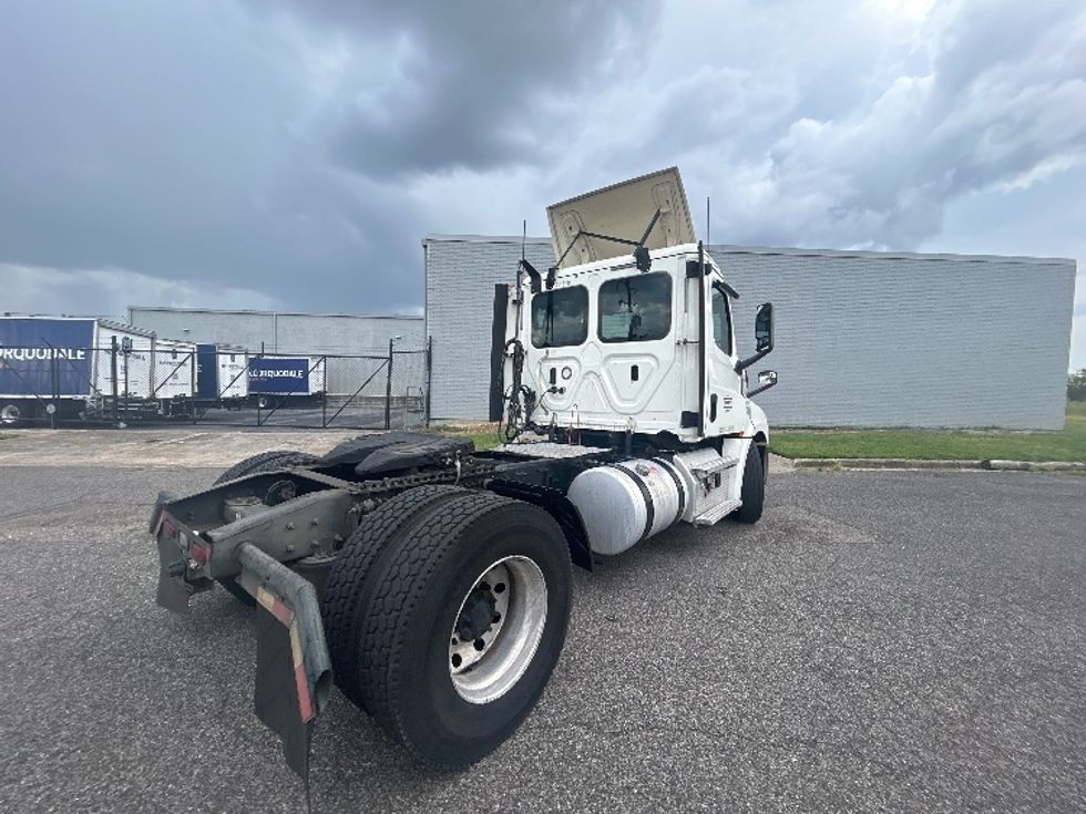 Day Cab Tractor-Heavy Duty Tractors-Freightliner-2019-T12642ST-Birmingham-AL-413,215\n\t\tmiles-$ 32,500 - Image 7