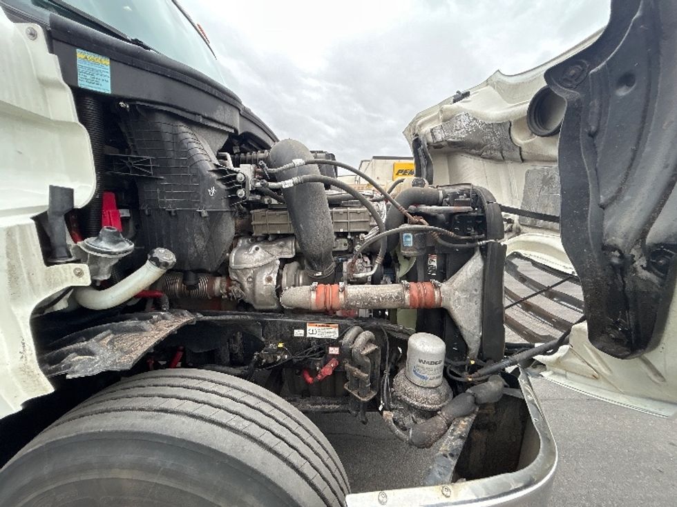 Day Cab Tractor-Heavy Duty Tractors-Freightliner-2019-T12642ST-Brooklyn Park-MN-302,243\n\t\tmiles-$ 33,250 - Image 15