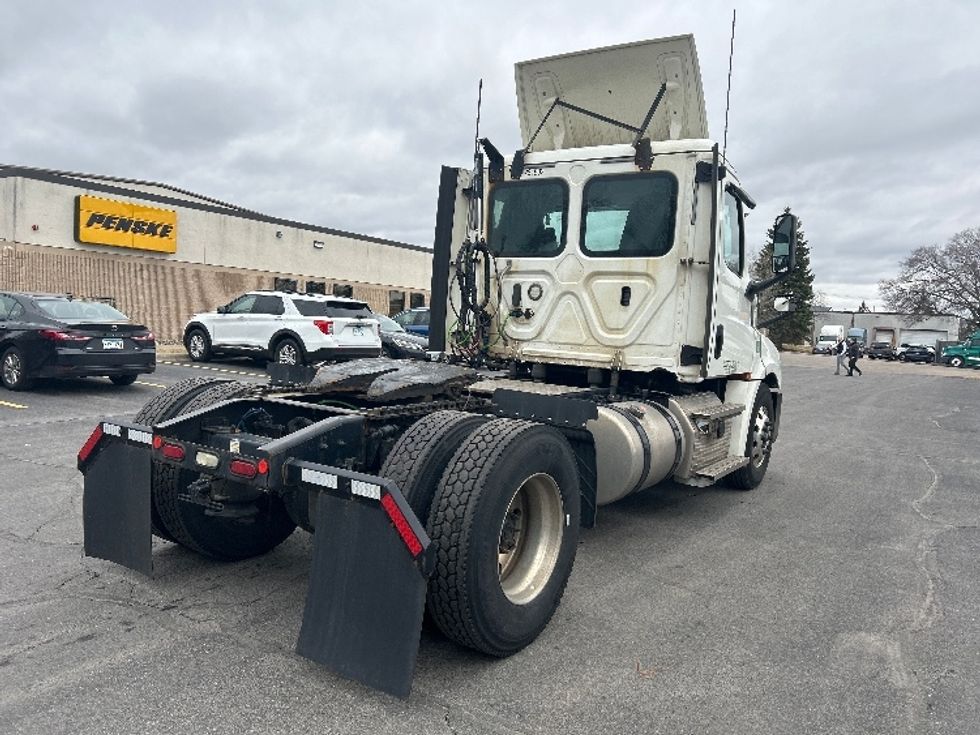 Day Cab Tractor-Heavy Duty Tractors-Freightliner-2019-T12642ST-Brooklyn Park-MN-302,243\n\t\tmiles-$ 33,250 - Image 7