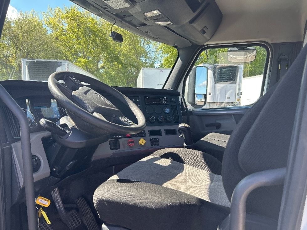 Day Cab Tractor-Heavy Duty Tractors-Freightliner-2019-T12642ST-Brooklyn Park-MN-346,998\n\t\tmiles-$ 31,750 - Image 10