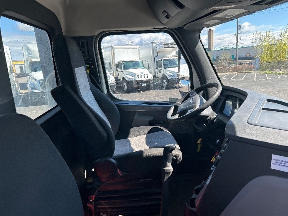 Day Cab Tractor-Heavy Duty Tractors-Freightliner-2019-T12642ST-Brooklyn Park-MN-346,998\n\t\tmiles-$ 31,750 - Image 14