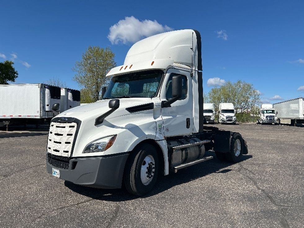 Day Cab Tractor-Heavy Duty Tractors-Freightliner-2019-T12642ST-Brooklyn Park-MN-346,998\n\t\tmiles-$ 31,750 - Image 3
