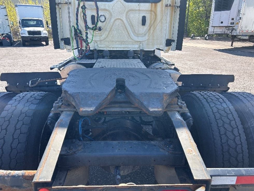 Day Cab Tractor-Heavy Duty Tractors-Freightliner-2019-T12642ST-Brooklyn Park-MN-346,998\n\t\tmiles-$ 31,750 - Image 6