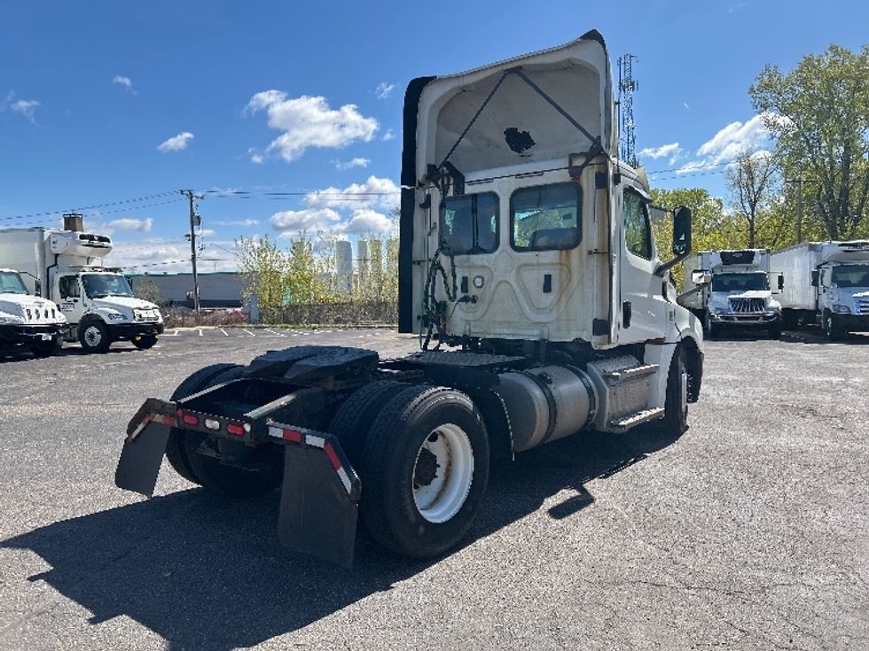 Day Cab Tractor-Heavy Duty Tractors-Freightliner-2019-T12642ST-Brooklyn Park-MN-346,998\n\t\tmiles-$ 31,750 - Image 7