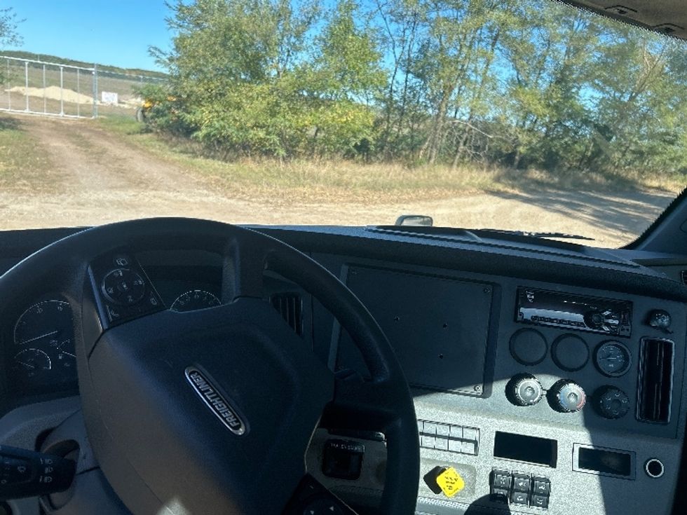 Day Cab Tractor-Heavy Duty Tractors-Freightliner-2019-T12642ST-Brooklyn Park-MN-421,996\n\t\tmiles-$ 26,250 - Image 11