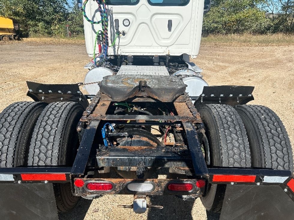 Day Cab Tractor-Heavy Duty Tractors-Freightliner-2019-T12642ST-Brooklyn Park-MN-421,996\n\t\tmiles-$ 26,250 - Image 6