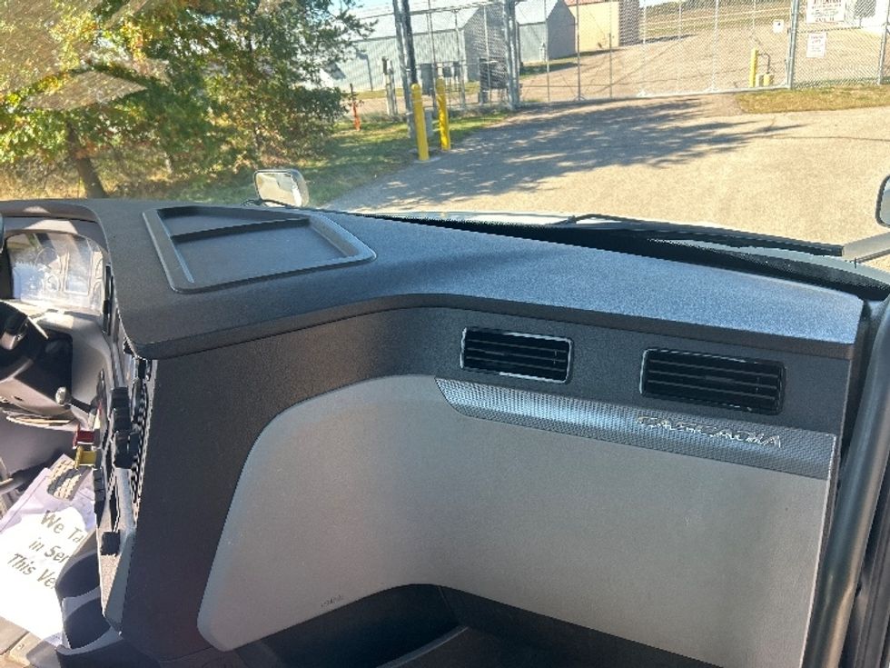 Day Cab Tractor-Heavy Duty Tractors-Freightliner-2019-T12642ST-Brooklyn Park-MN-442,559\n\t\tmiles-$ 25,250 - Image 13