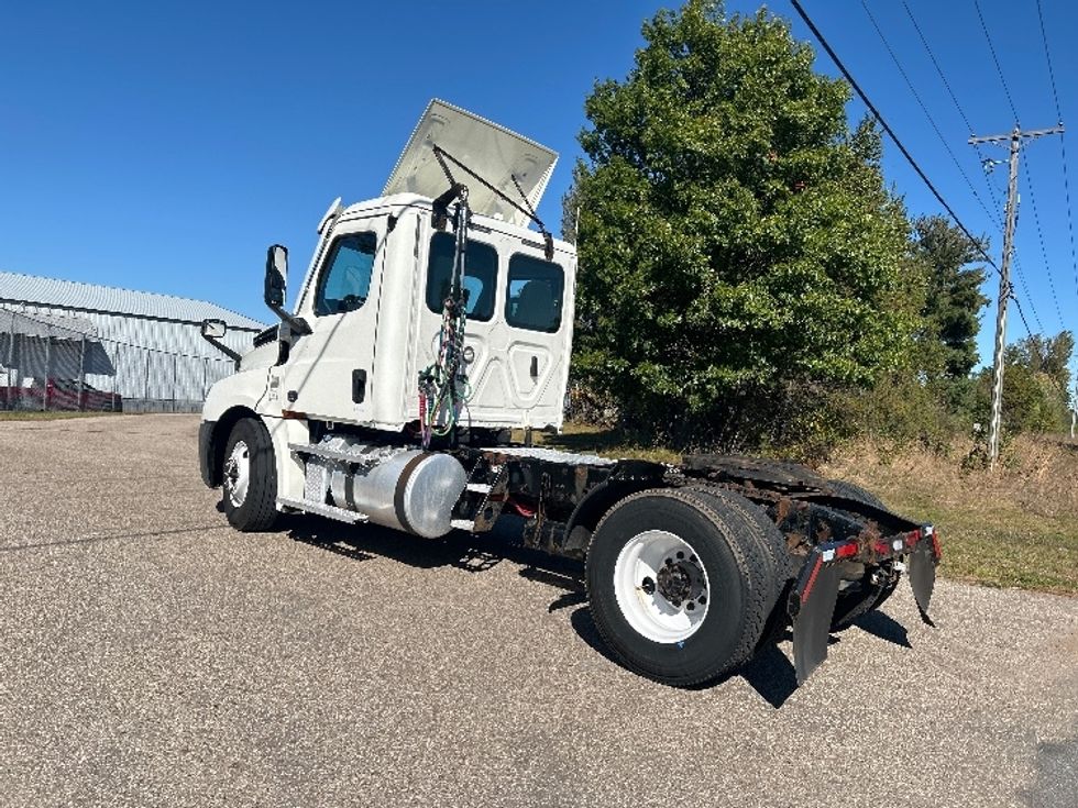 Day Cab Tractor-Heavy Duty Tractors-Freightliner-2019-T12642ST-Brooklyn Park-MN-442,559\n\t\tmiles-$ 25,250 - Image 5
