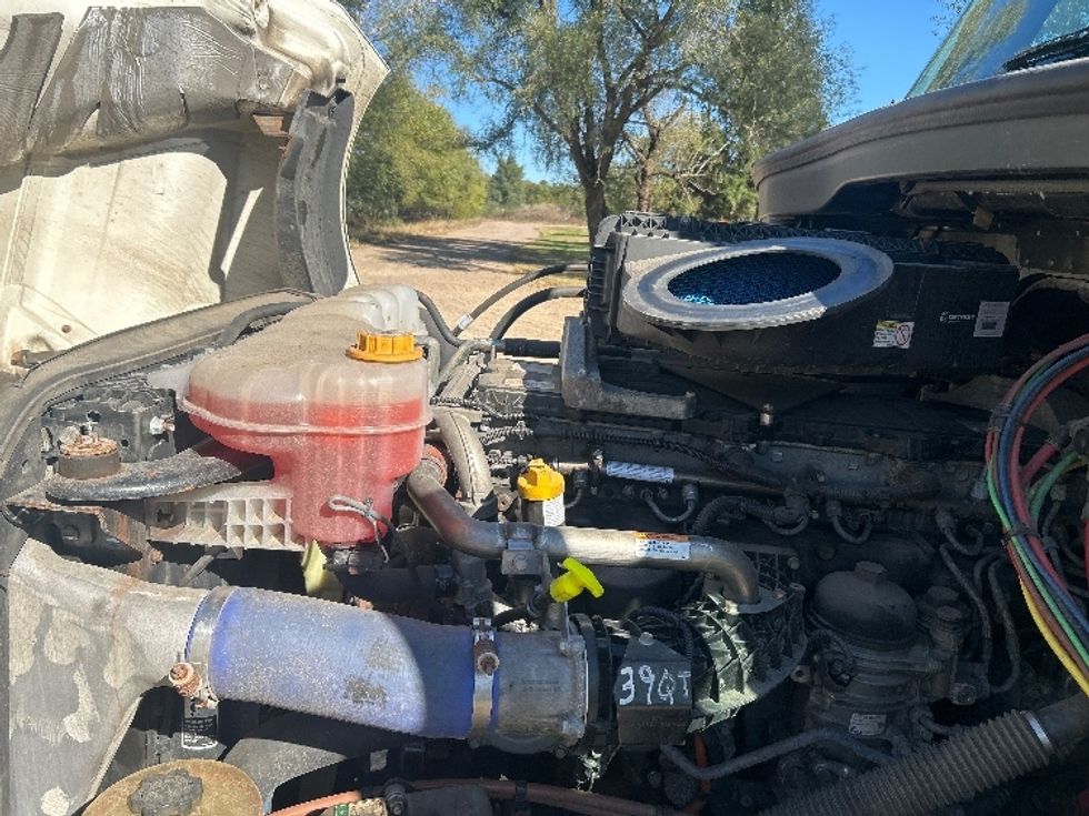 Day Cab Tractor-Heavy Duty Tractors-Freightliner-2019-T12642ST-Brooklyn Park-MN-445,505\n\t\tmiles-$ 25,000 - Image 16