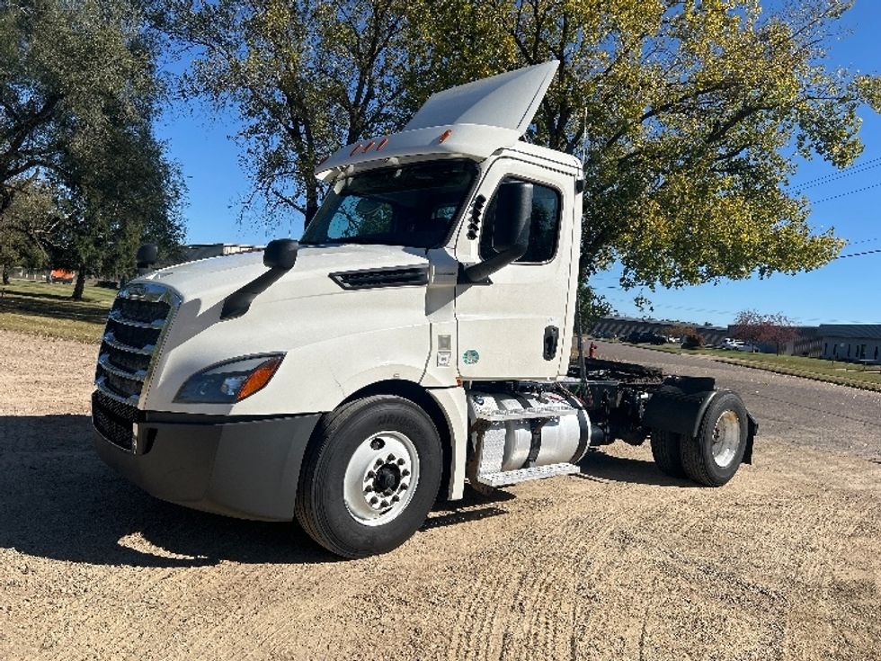 Day Cab Tractor-Heavy Duty Tractors-Freightliner-2019-T12642ST-Brooklyn Park-MN-445,505\n\t\tmiles-$ 25,000 - Image 3
